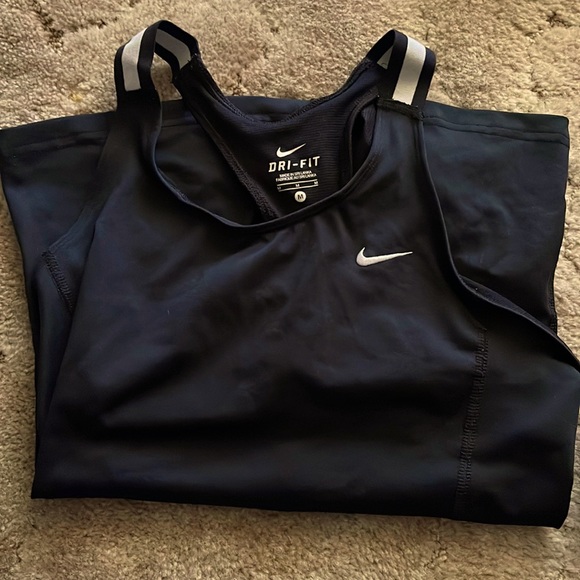 DRI-FIT NIKE tank top. NWOT. Size M. Worn twice. Smoke free home. Built in bra! - Picture 1 of 3
